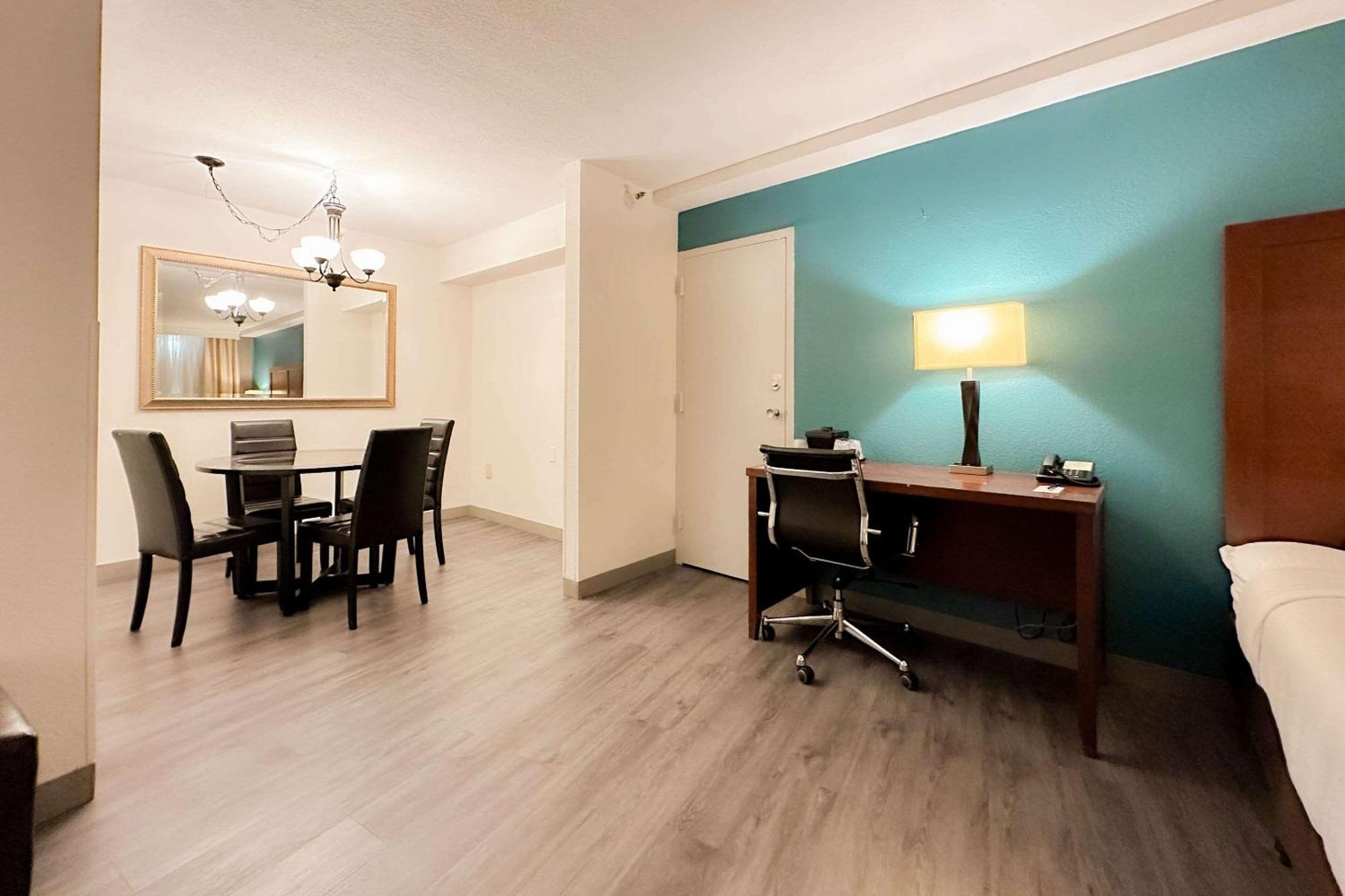 Comfort Inn & Suites Kissimmee By The Parks Four Corners Kültér fotó